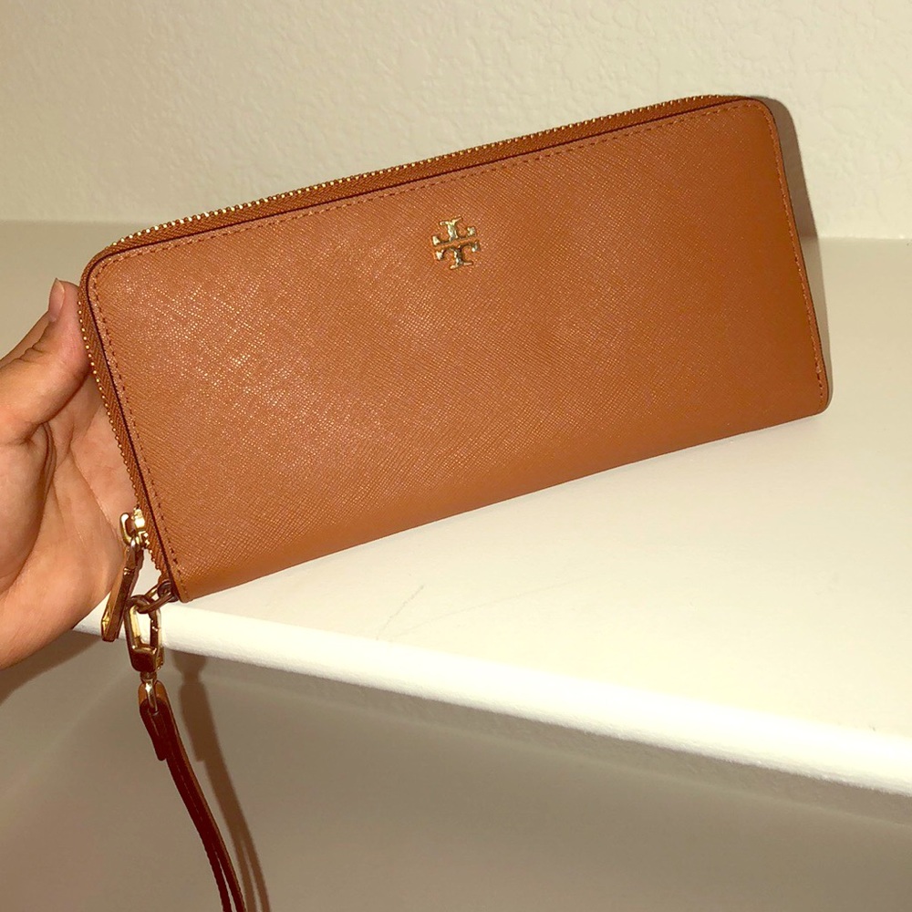 Tory Burch wallet